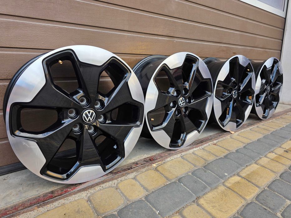 Felgi Nowy VW T7 Transporter T7 Caravelle 6x120 19'' 7,5J ET52,5  Zdjęte z Nowego Auta - Zarysowane
