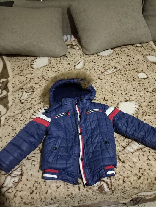 Продам куртку на хлопчика