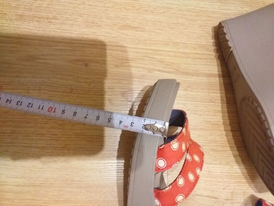 Sandały Crocs 38 damskie na koturnie paski Lato