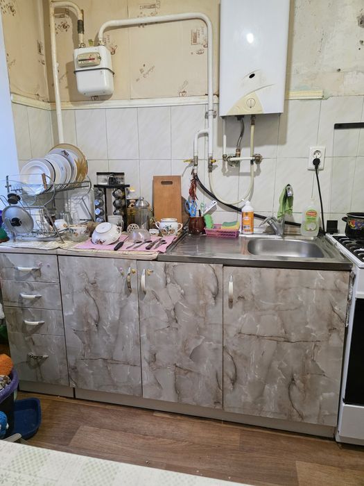 Кухонний гарнітур 1,6 м + нержавіюча мийка