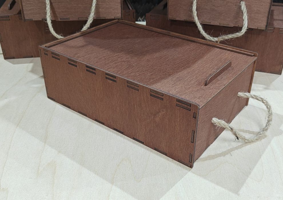 Дерев'яна коробка для подарунка, дерев'яне пакування