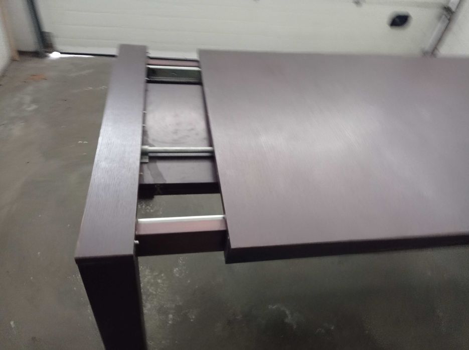 Conjunto de Mesa em carvalho escurecido,4 cadeiras em bom estado ,
