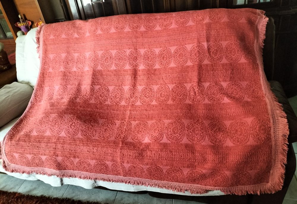 Colcha com franja  antiga