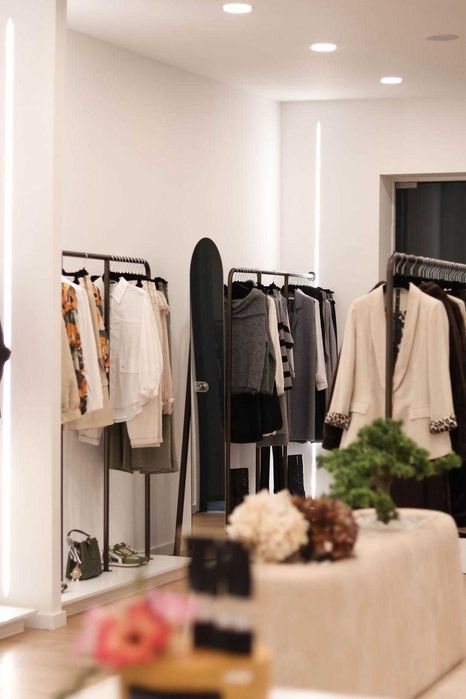 Mobiliário para espaços comerciais, lojas de roupa e outros