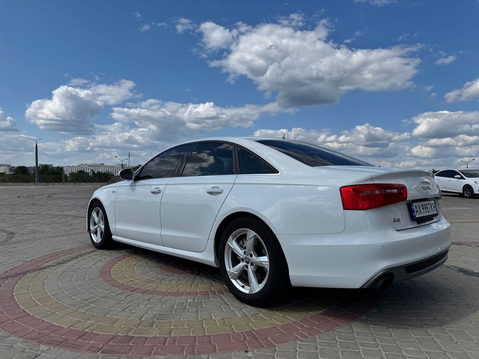 Продам автомобіль Ауді А6С7 3.0 бензин