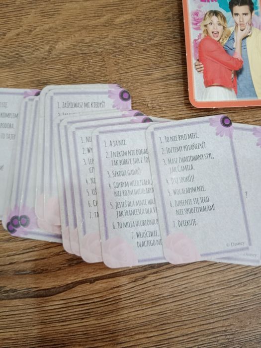 Karty do gry z serialu Violetta