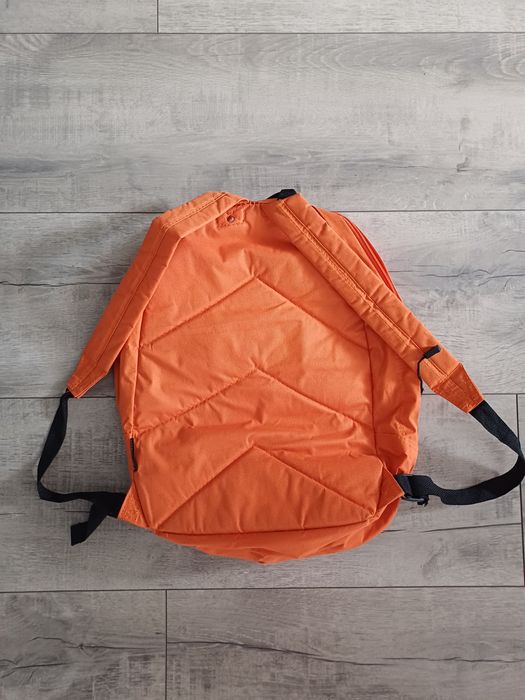 Plecak pomarańczowy