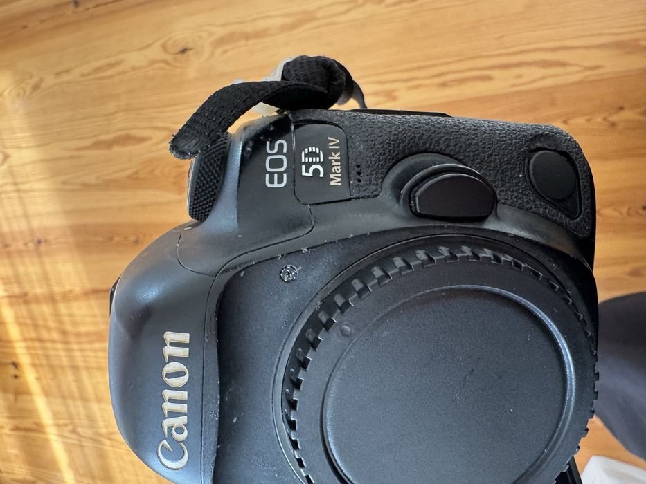 Canon EOS 5D Mark IV - corpo Câmara profissional full-frame.