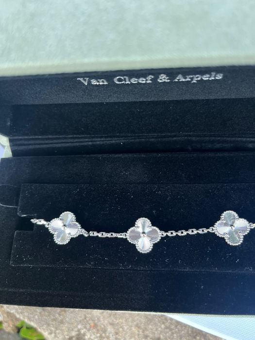 Van Cleef and Arpels pulseira