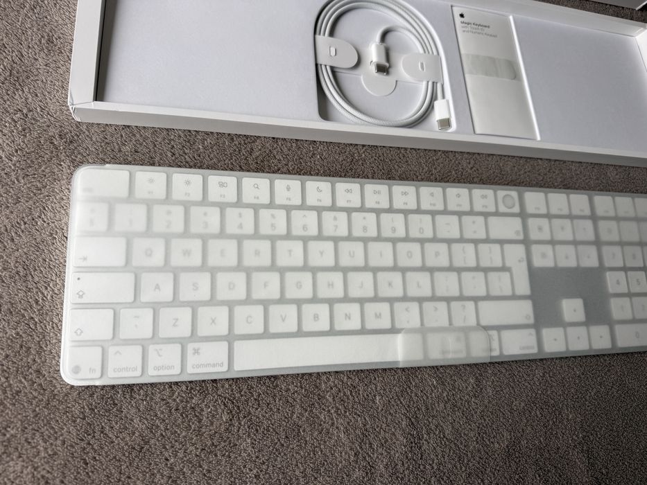 Teclado Apple Magic Keyboard com Touch ID e teclado numerico
