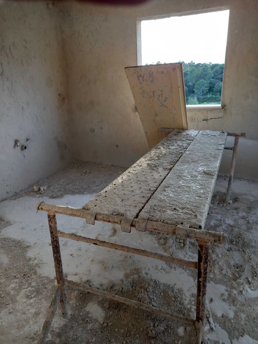 Pedreiro e ladrilhador polivalente