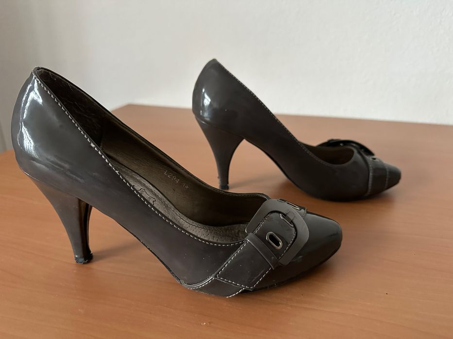 Sapatos Cinzentos Nº 38