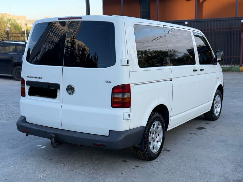 Вантажні та пасажирські перевезення трансфер