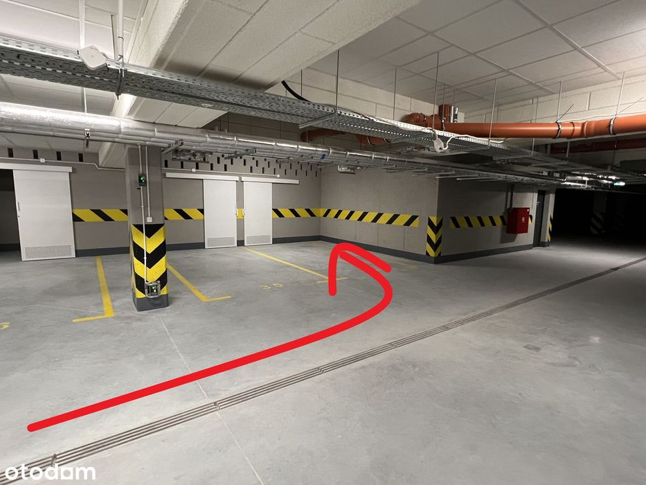 Wygodne Miejsce Parkingowe +schowek , w garażu podziemnym, Strobanda