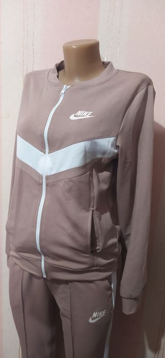 Костюм спортивный женский