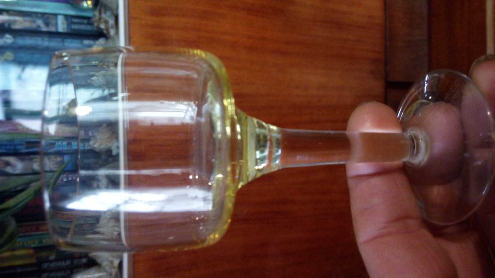 Рюмки фужери вази