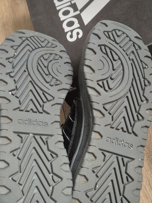 Зимові ботінки Adidas 40,5 р.