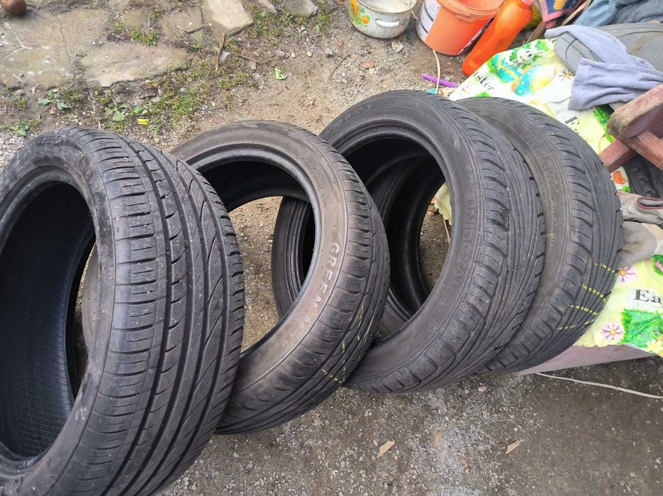 Резина літня  205/50 R17