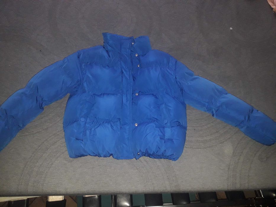 Зимова коротка куртка для дівчини