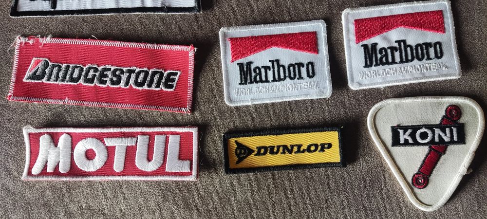 Emblemas bordados antigos