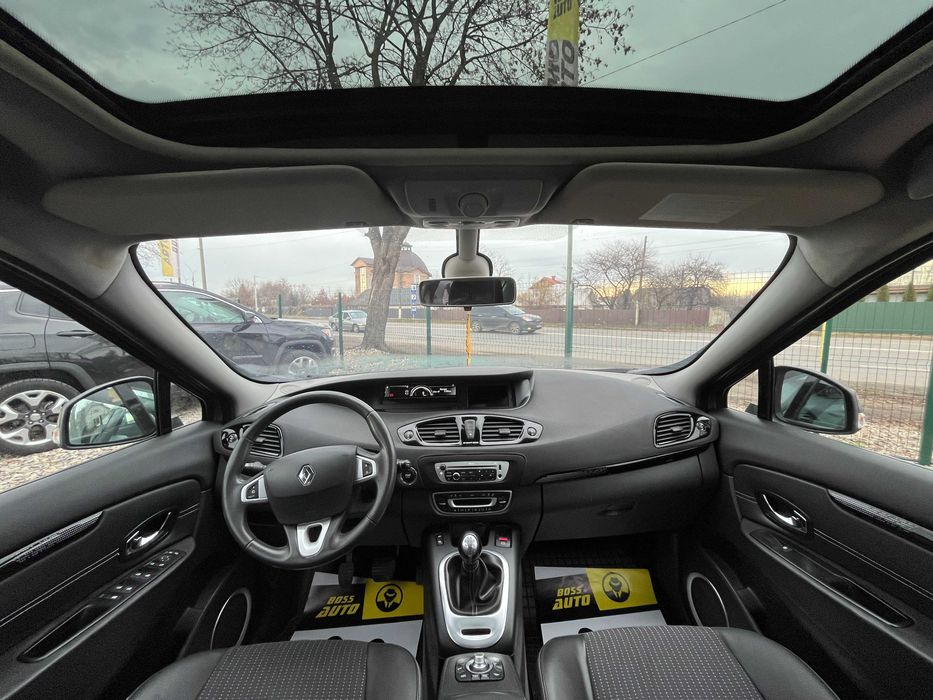 Renault Megane Scenic 2012