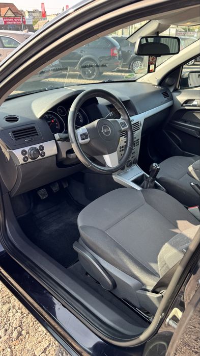 Opel Astra H Caravan Опель Астра 2010 р. 1.6 бенз 5МКПП