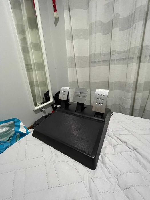 Volante com Pedais Thrustmaster T300RS GT Edition NOVO