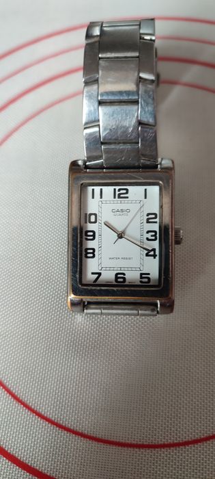 Продам годинник casio