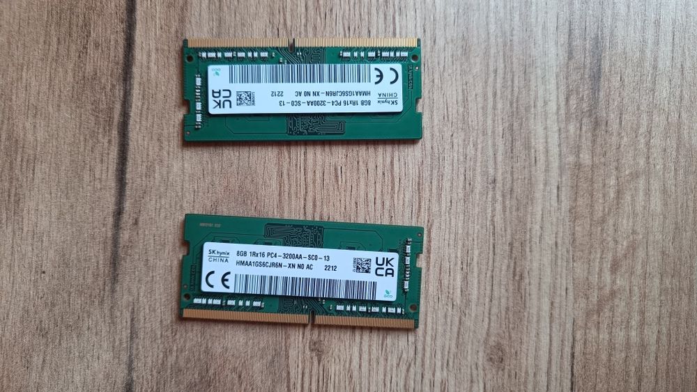 Продам 2 плашки на оперативку Sk hynix 8gb DDR4