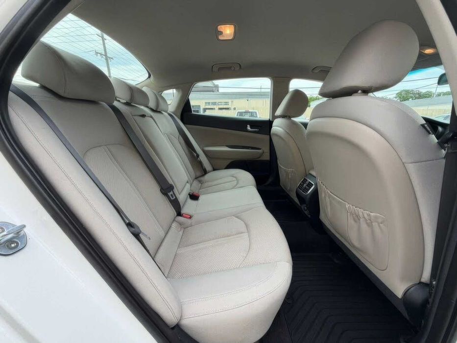 Kia Optima Hybrid      2017