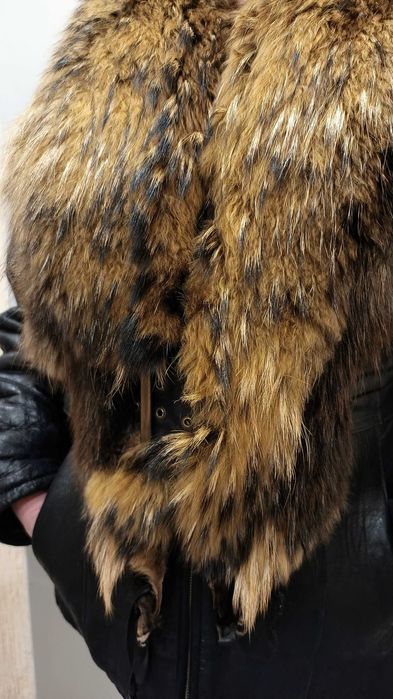 Стильная кожаная дублёнка, в идеальном состоянии, почти не носила.