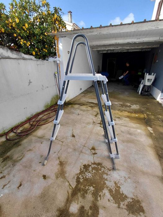 Escada para piscina