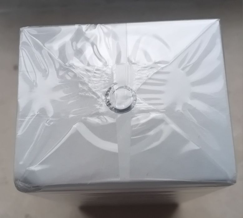 Perfume de novo  ainda no plástico