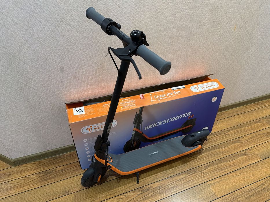 Електросамокат Ninebot eKickScooter C2