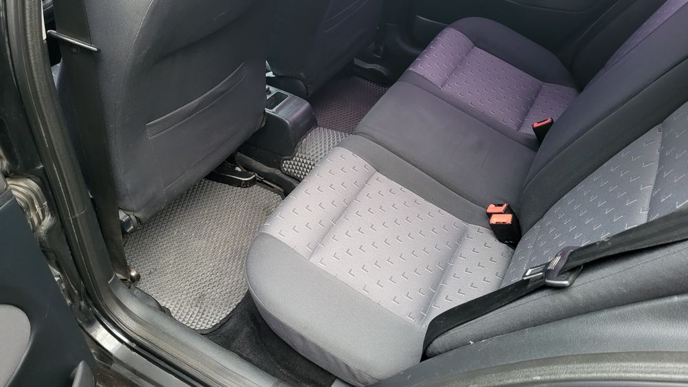 Шкода Октавія Тур 1.6 газ/бензин 2008