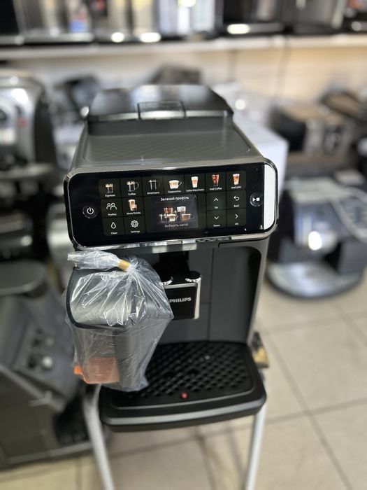 Кавомашина Philips Series 5500