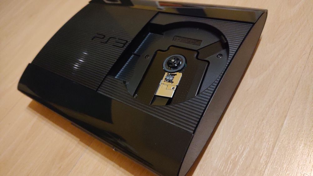 Konsola Sony PlayStation 3 CECH-4004A super slim plomba zadbana bluray