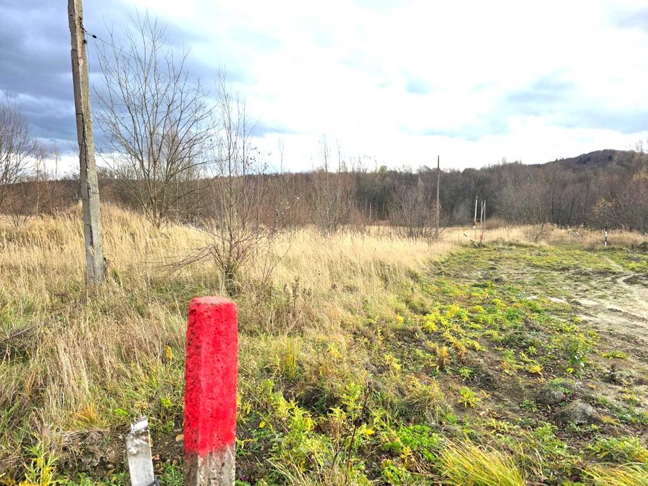 Ділянка під забудову в Трускавці в гарному з багатою зеленню місці