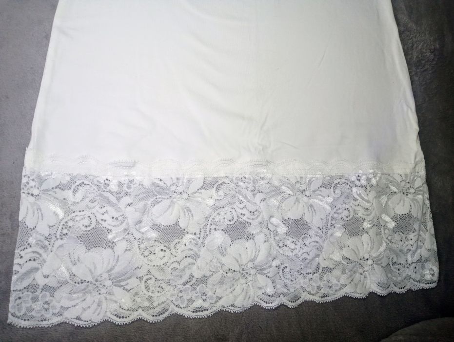 Biała koszulka nocna z koronką 34/36