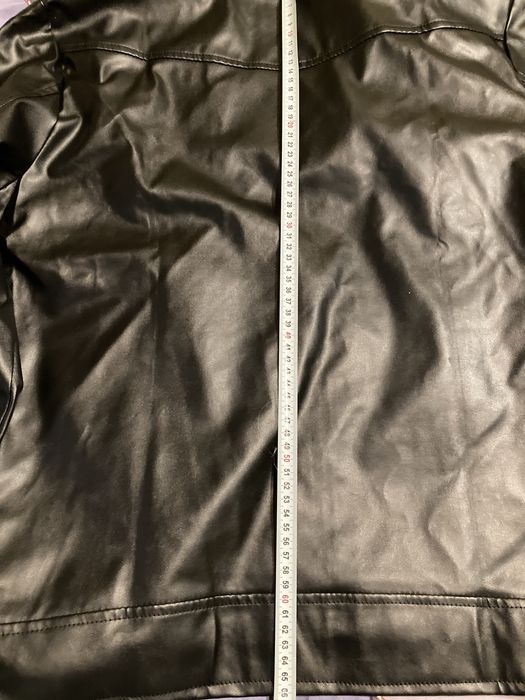 Продам куртку . Новая.