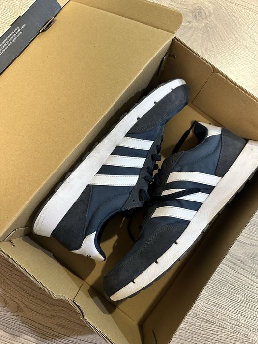 Продам кросівки Adidas нові