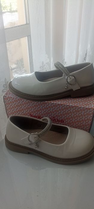 Туфлі мештики мешти