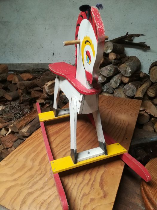 Cavalo baloiço antigo