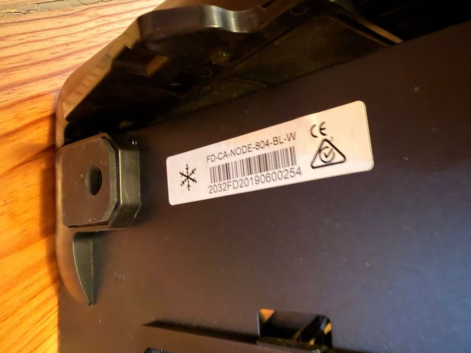Fractal Design Node 804 incompleta / para peças