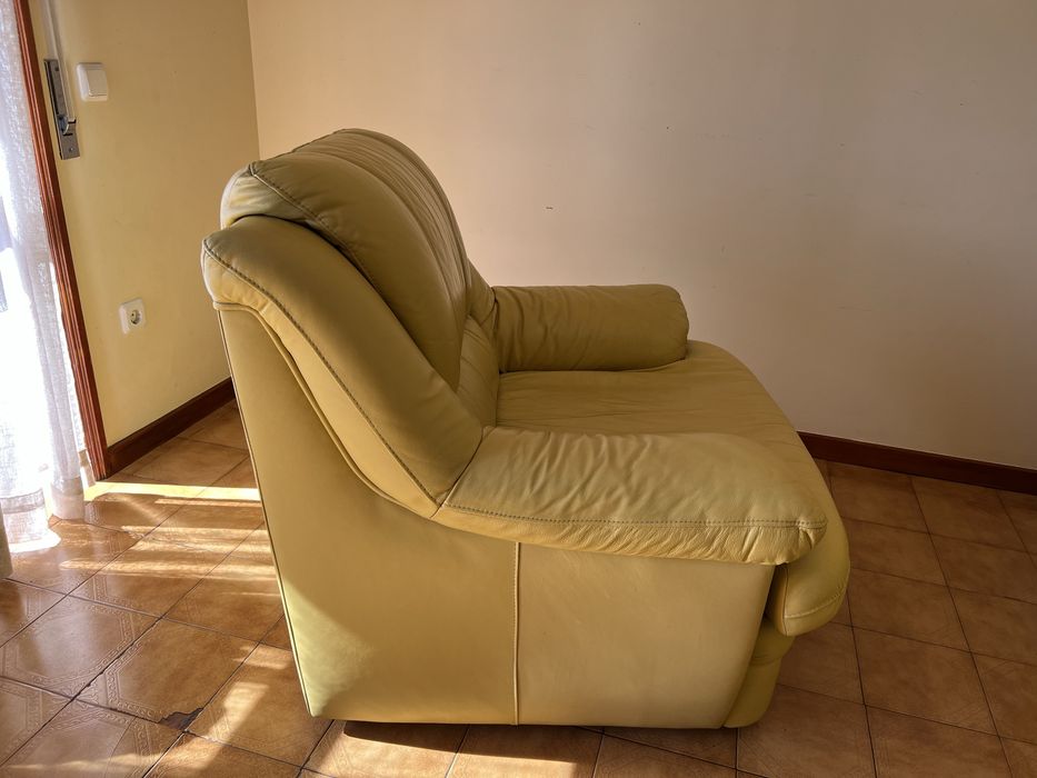 Sofá + 2 Cadeirões