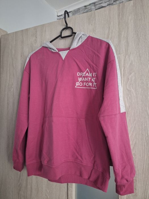 Bluza z kapturem rozmiar 158 cm.