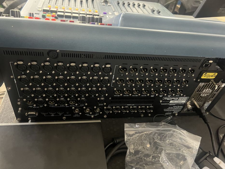 MIDAS PRO 1 Mesa de Som Digital Inclui Flightcase de Transporte