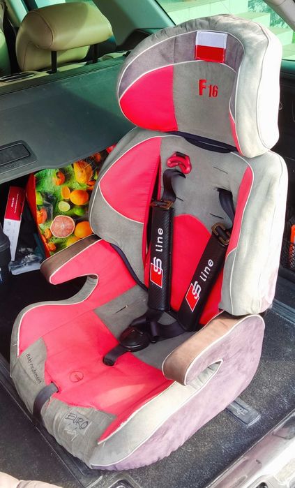 fotelik samochodowy fotelik dziecko F16 Polska flaga s-line Audi bdb