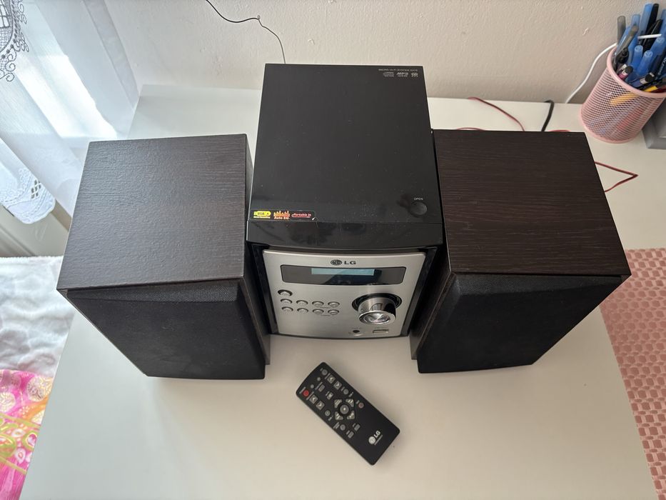 LG Micro Hi-Fi System XA16 + pilot – CD / USB / Radio FM / AUX