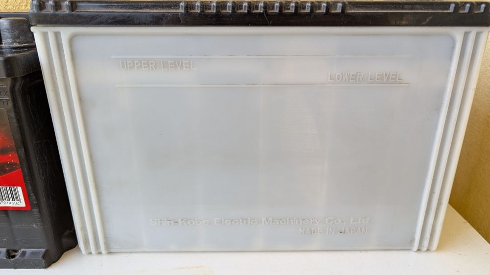 2 akumulatory samochodowe